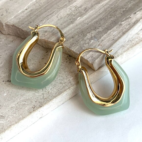 NEW~ Anthropologie Mint Green Resin Hoop Earrings - Picture 11 of 11